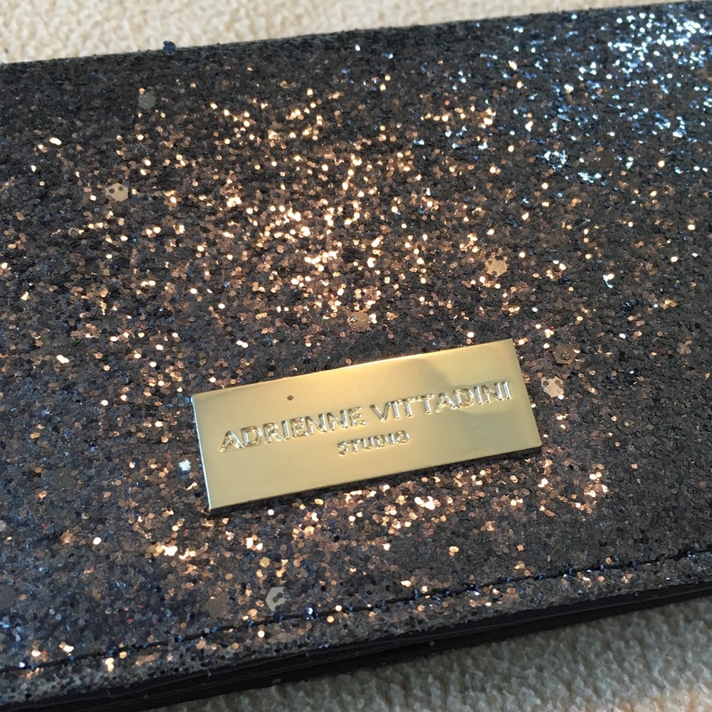 Adrienne Vittadini Sparkle Charging Wallet
